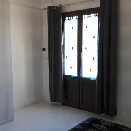 Nic.Ade ميليندونيو