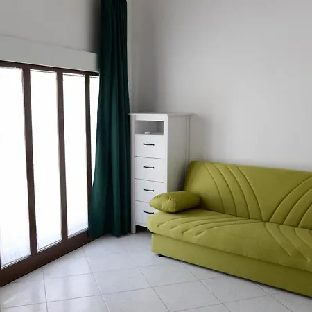 Nic.Ade فندق مبيت وإفطار ميليندونيو
