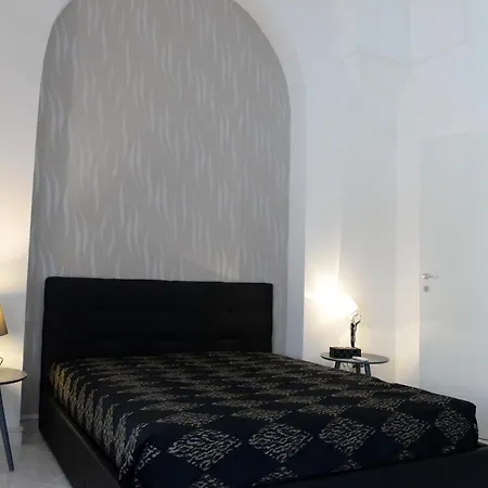 Nic.Ade ميليندونيو